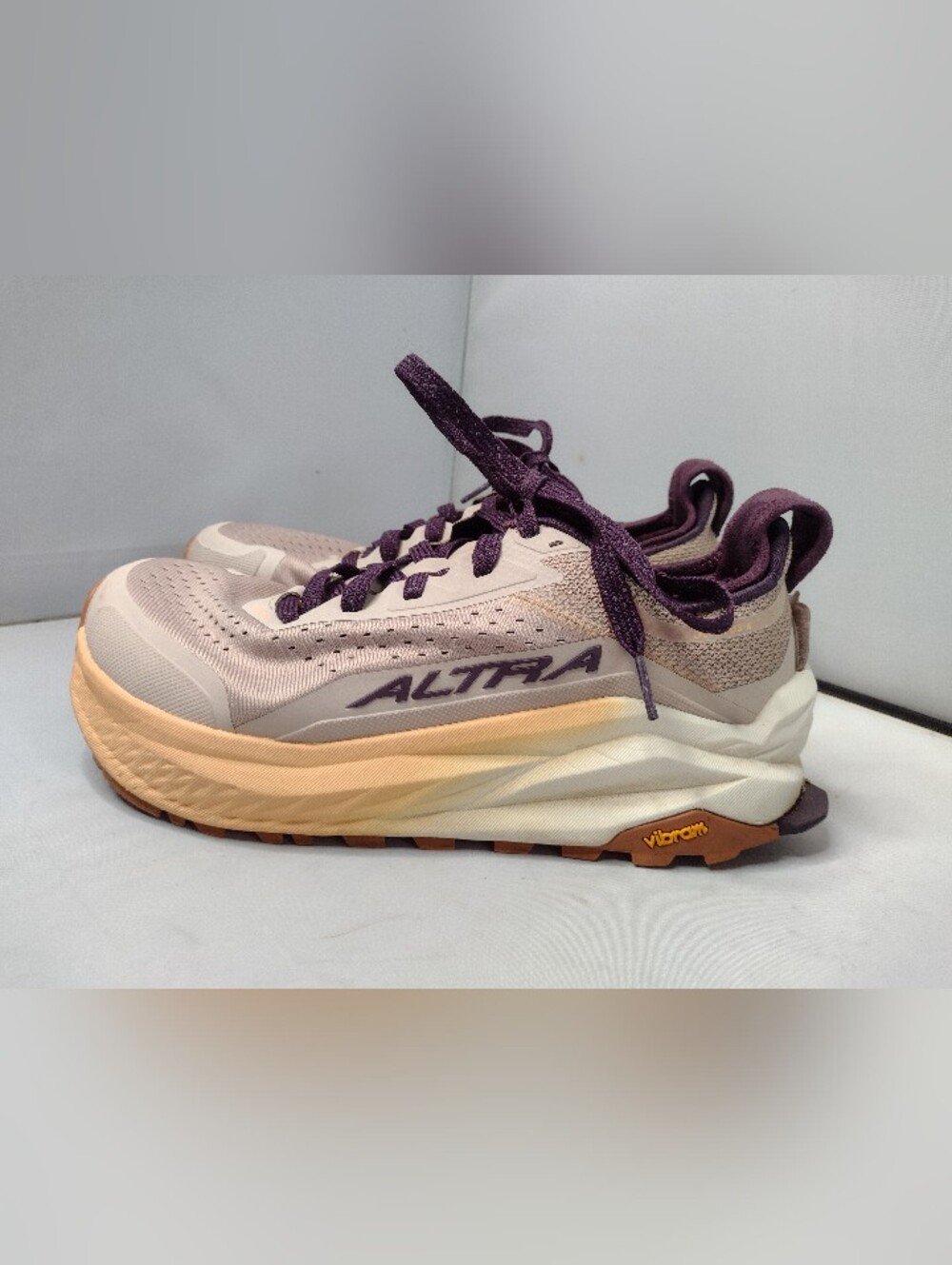 Altra Olympus 6 Women's Size 9 Vibram Trail Running Shoes Sneakers B6